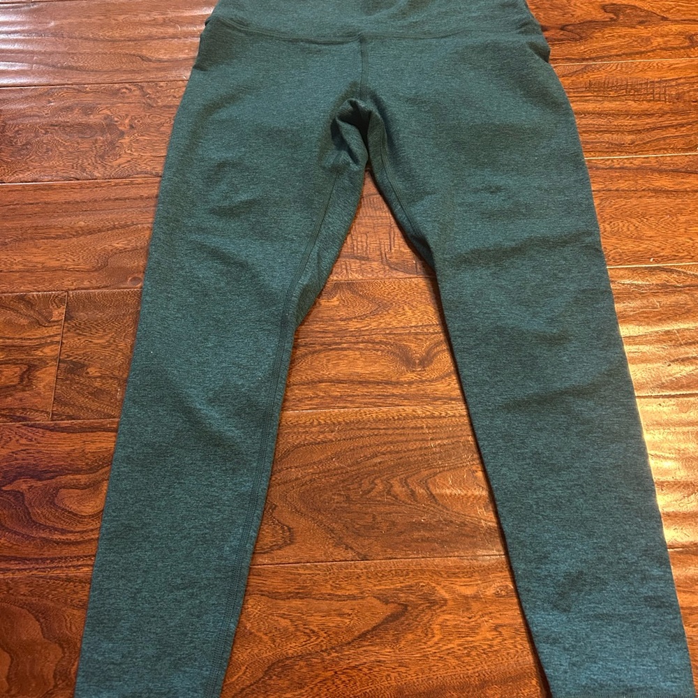 Fleo woman's size Large El Toro Bounce 25'
High waist/ athleisure / sporty - Picture 3 of 3